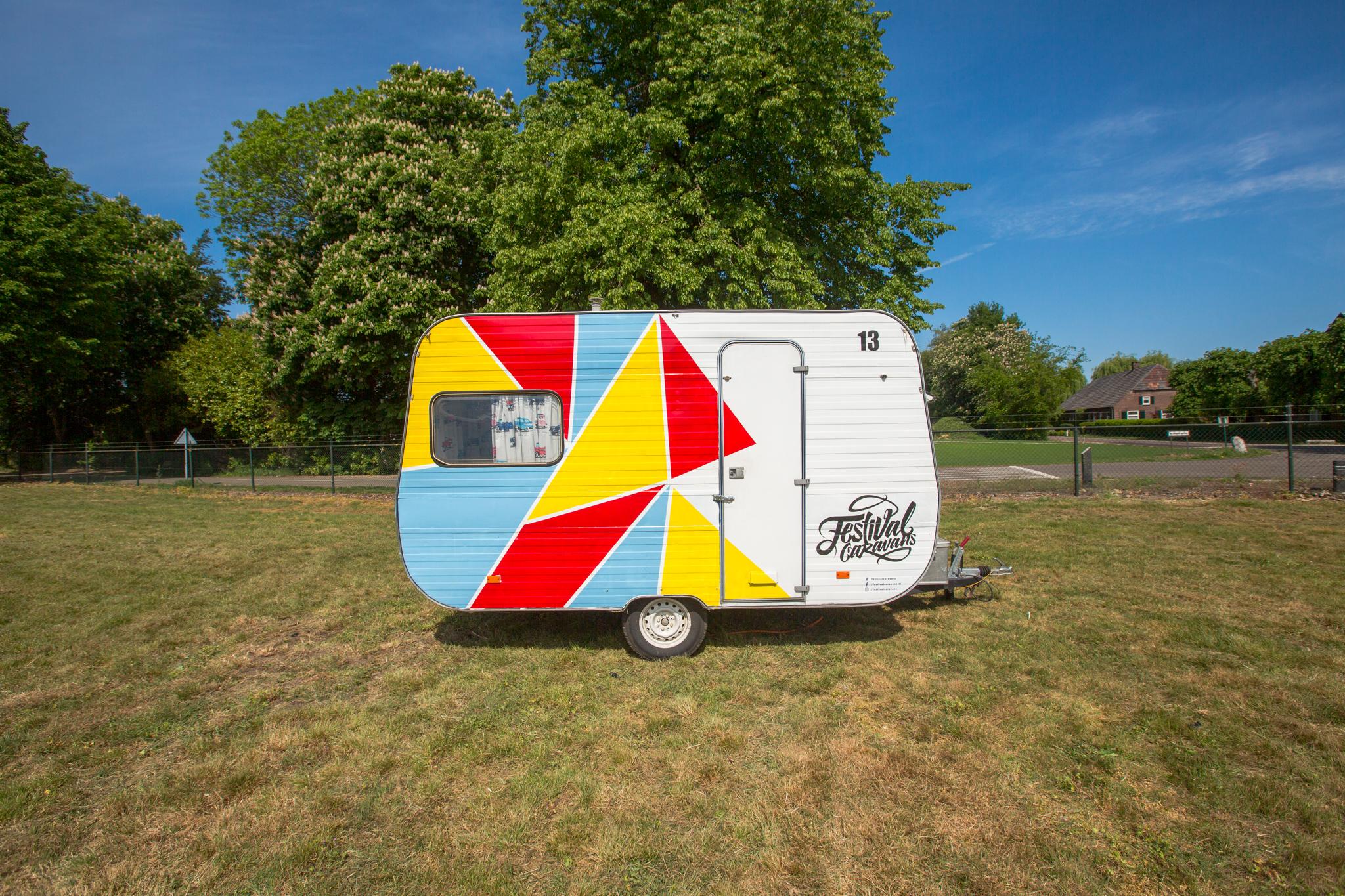 caravan 13 voorkant