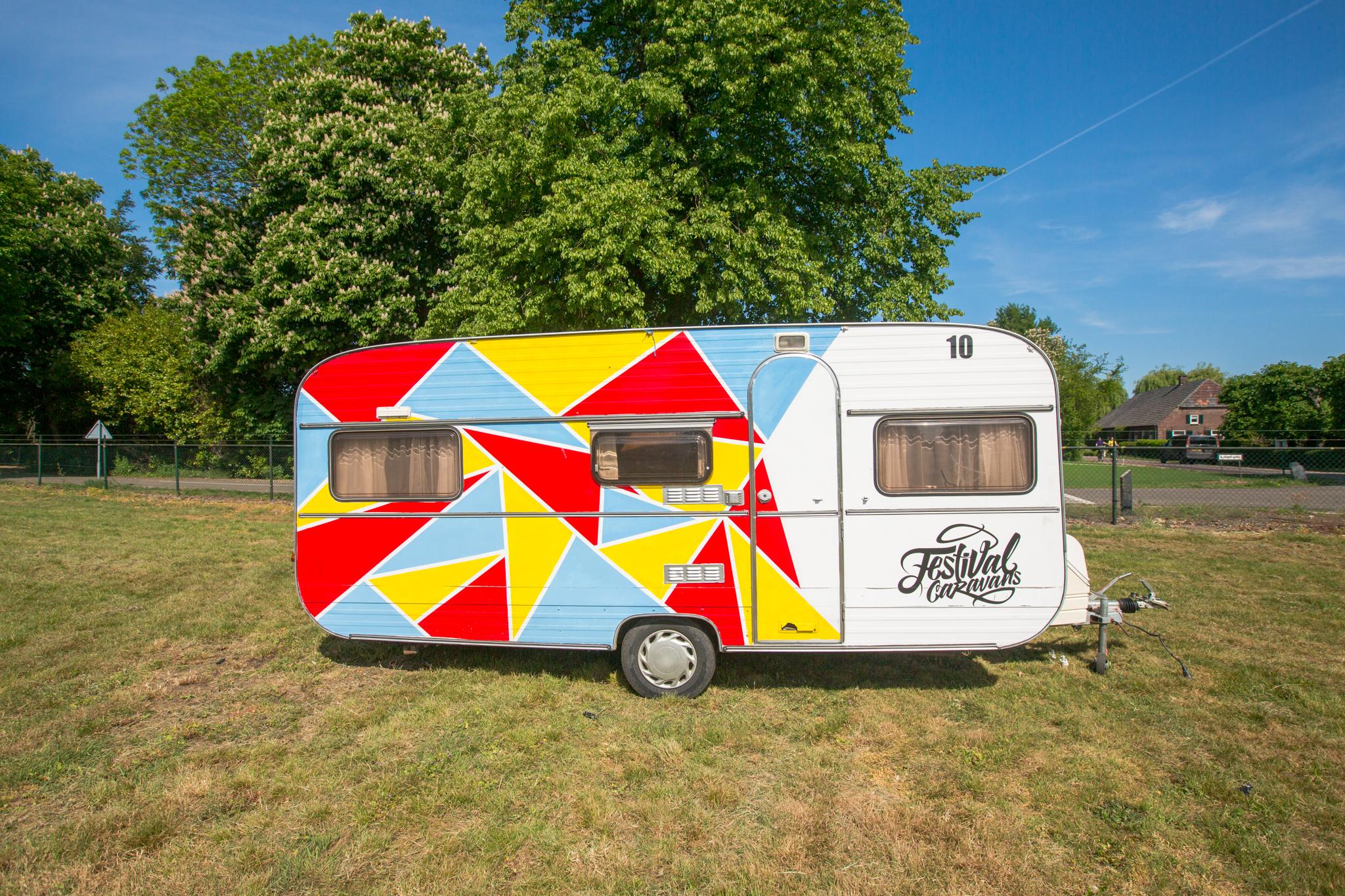 caravan 10 voorkant