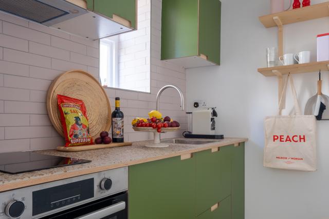 Plykea kitchen and super stylish brand new design the colours and modern feel make this holiday apartment the best cooking and eating in whilst on holiday in central Lyme Regis