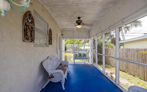 Cottage Outdoor Porch