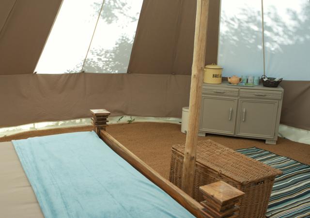 Puy de Dôme Bell Tent Internal - Cupboard Wide