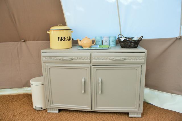 Puy de Dôme Bell Tent Internal - Cupboard