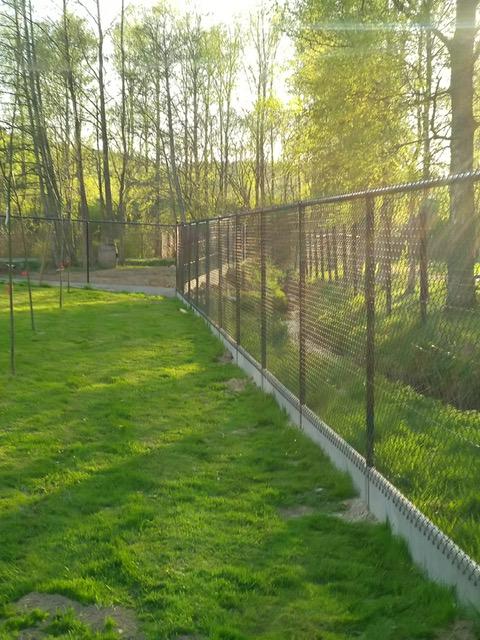 Omheining van staaldraad 2m hoog