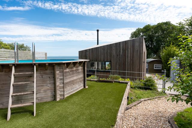 Raised swimming pool with seaviews
