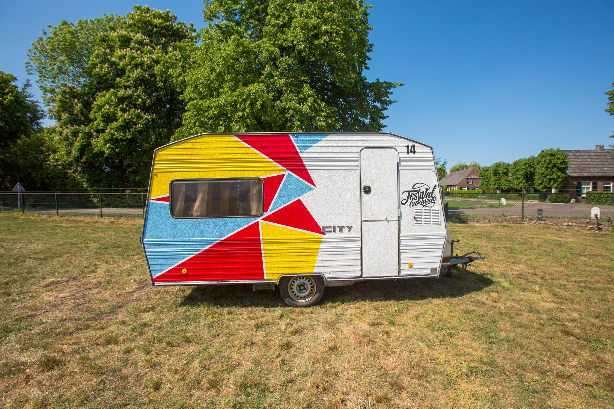 caravan 14 voorkant
