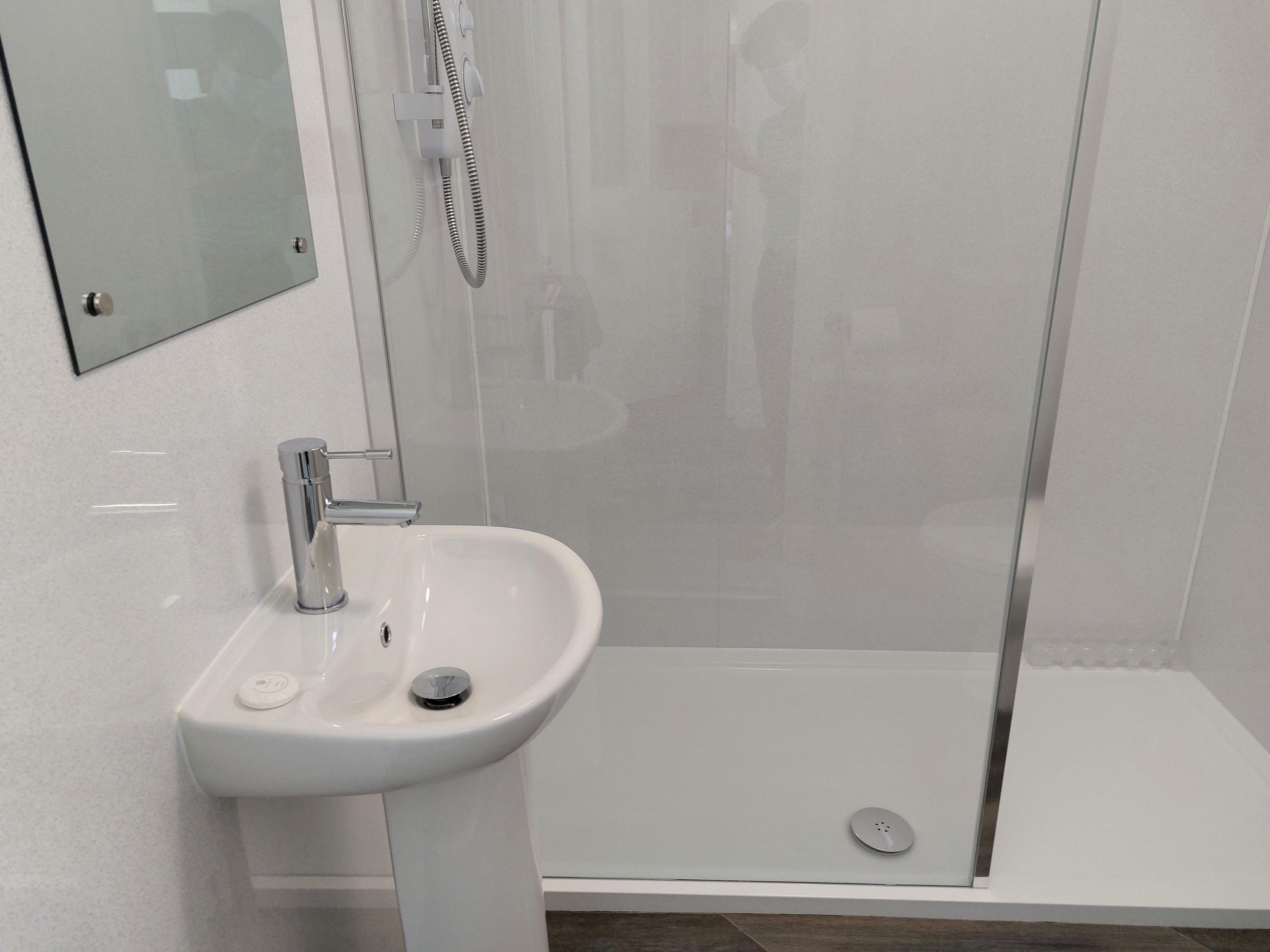 Ground floor walk-in shower - Sea Scape