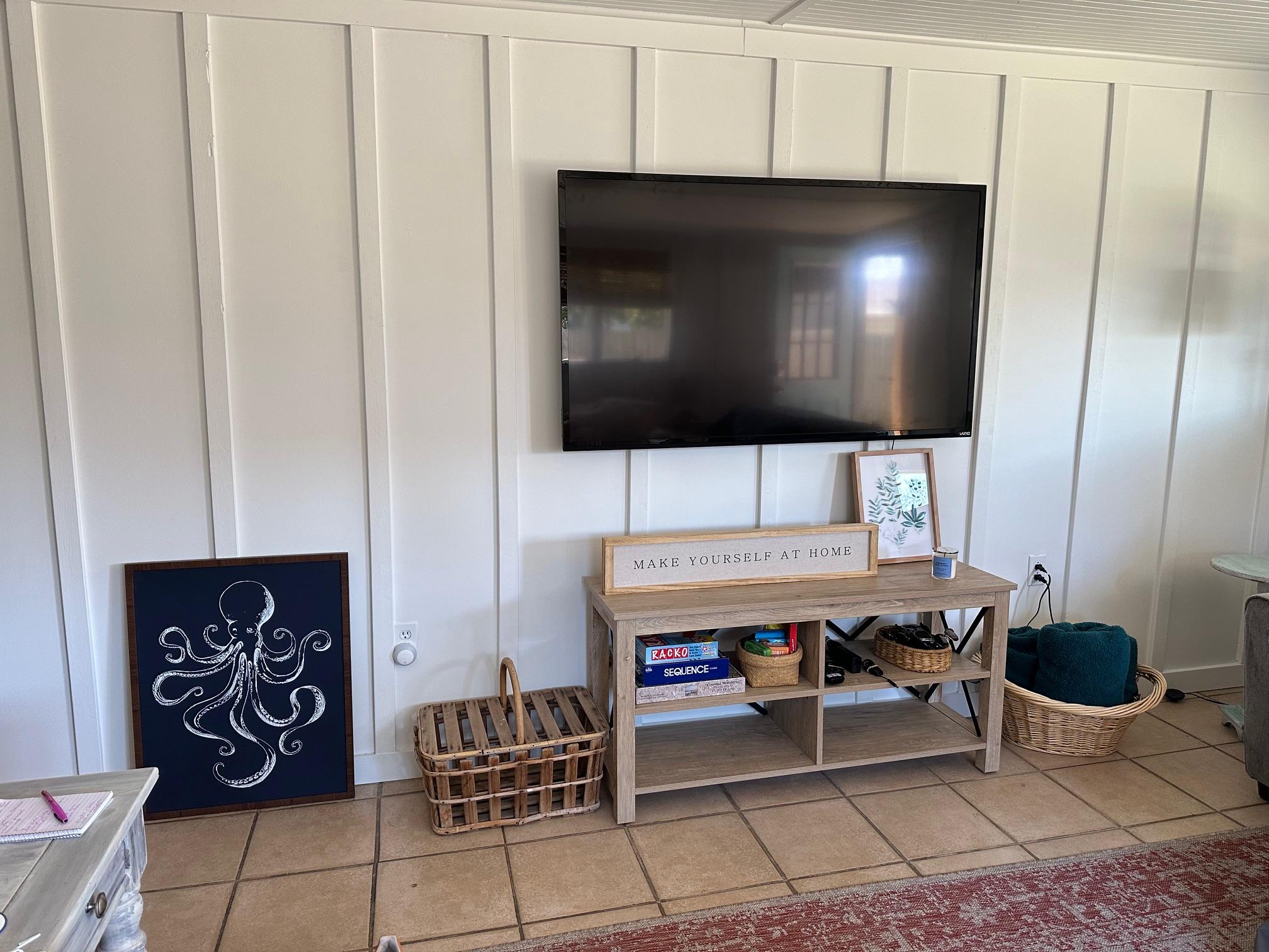 Main House Living Area - 50" TV