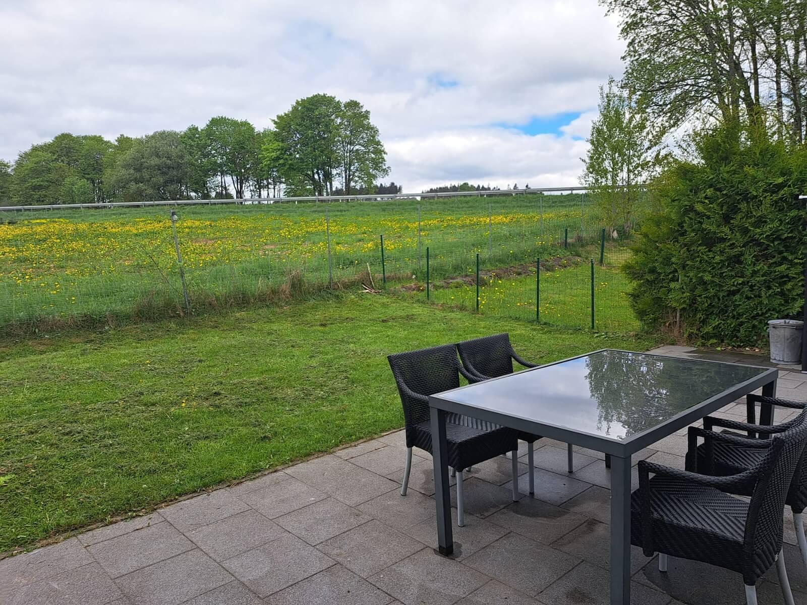 De omheinde tuin