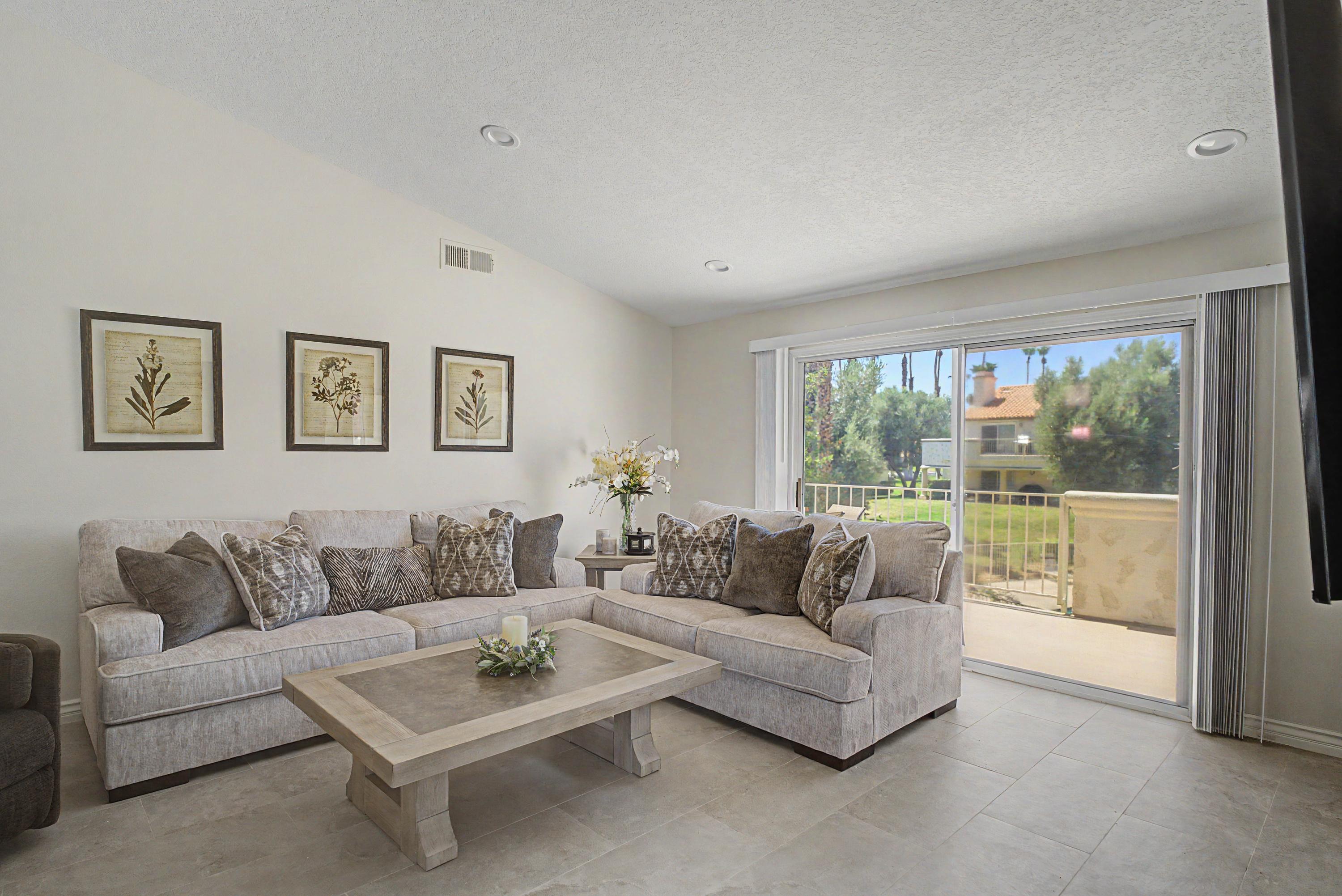 Desert Perfection-Gated CC w/ Access to Amenities