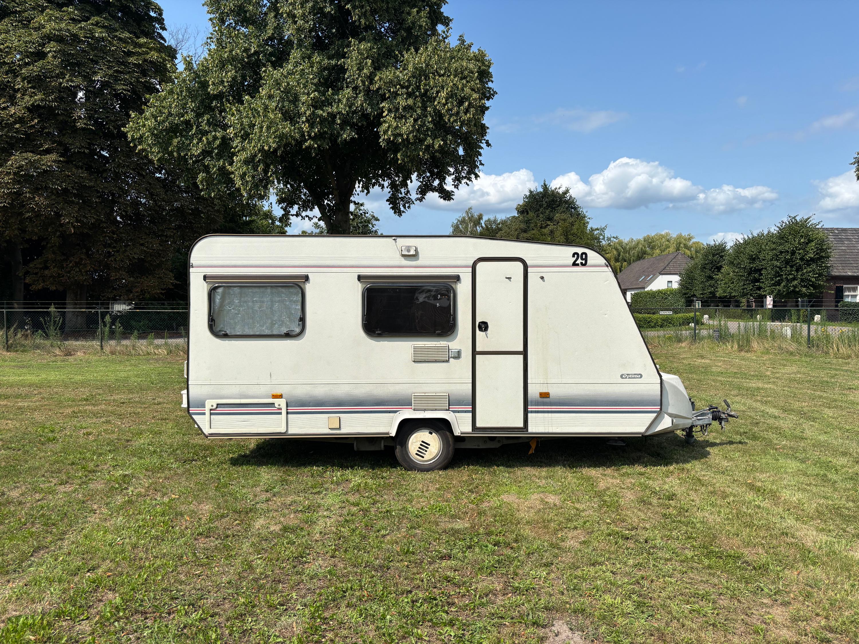 caravan 29 voorkant