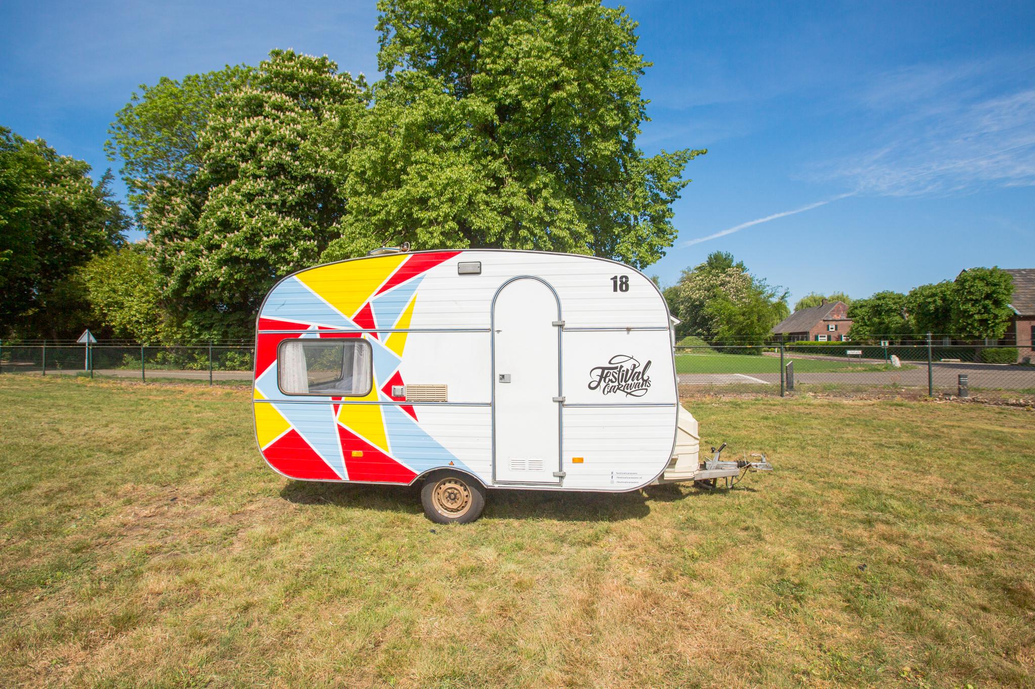 caravan 18 voorkant