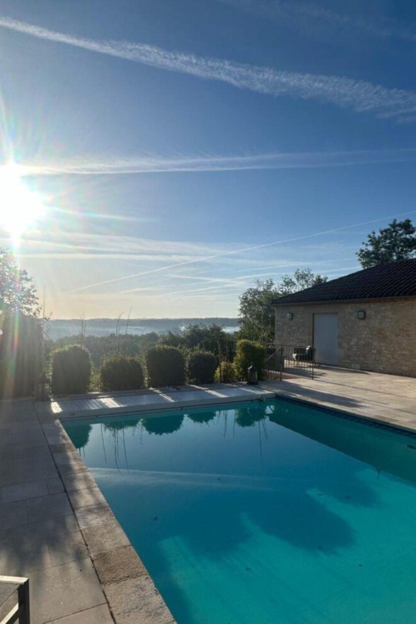 Het verwarmde privézwembad