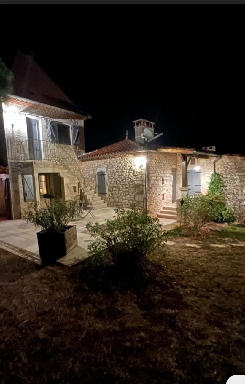 Het Kwispelhof in de avond