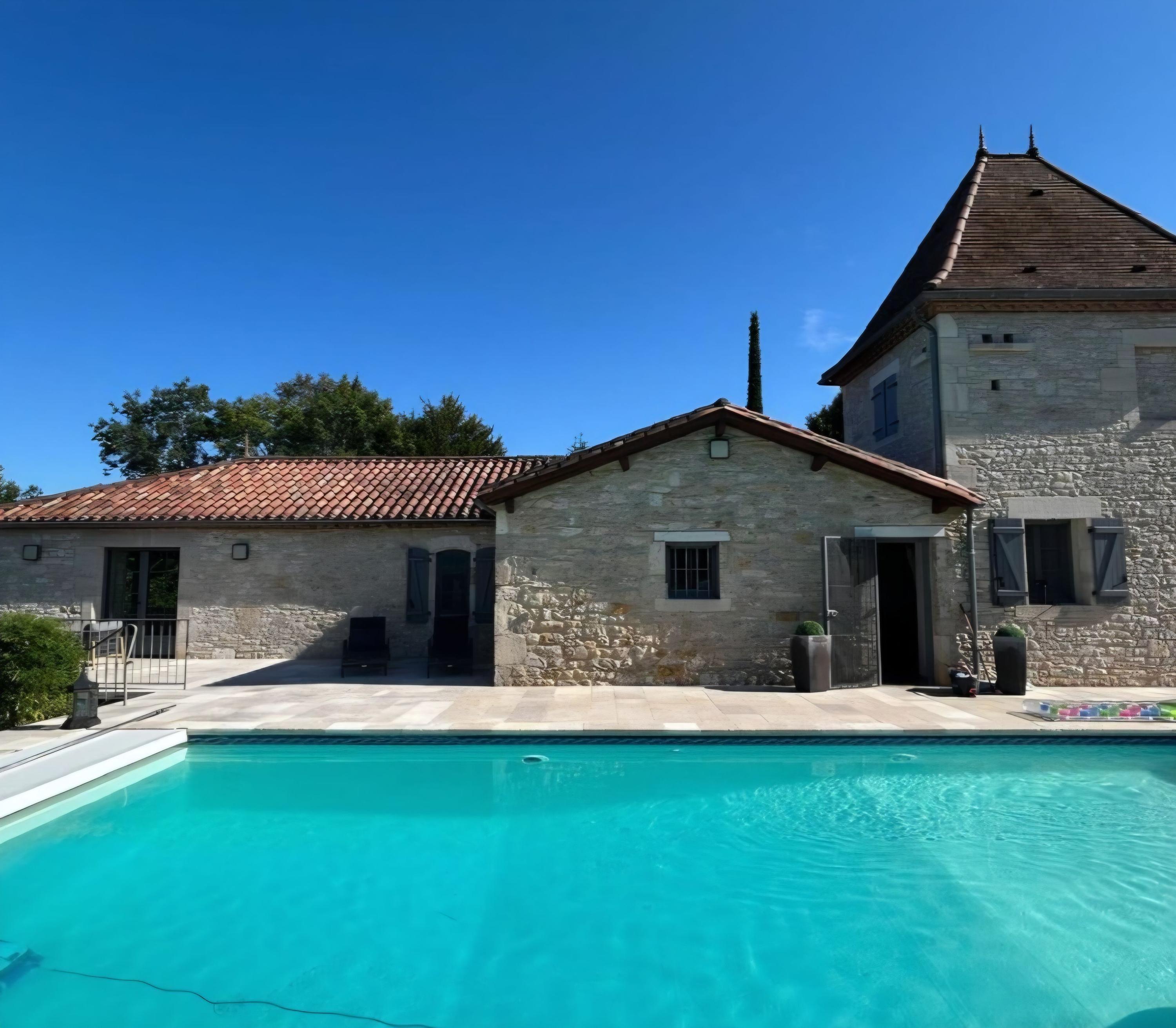 Het verwarmde privézwembad