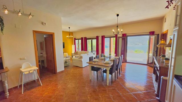 Living/Dining Room