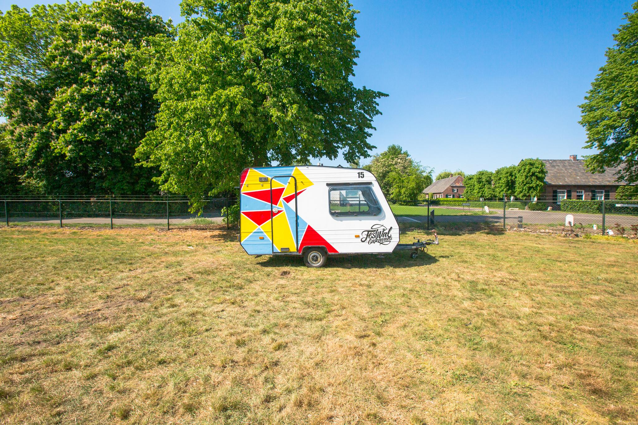 caravan 15 voorkant