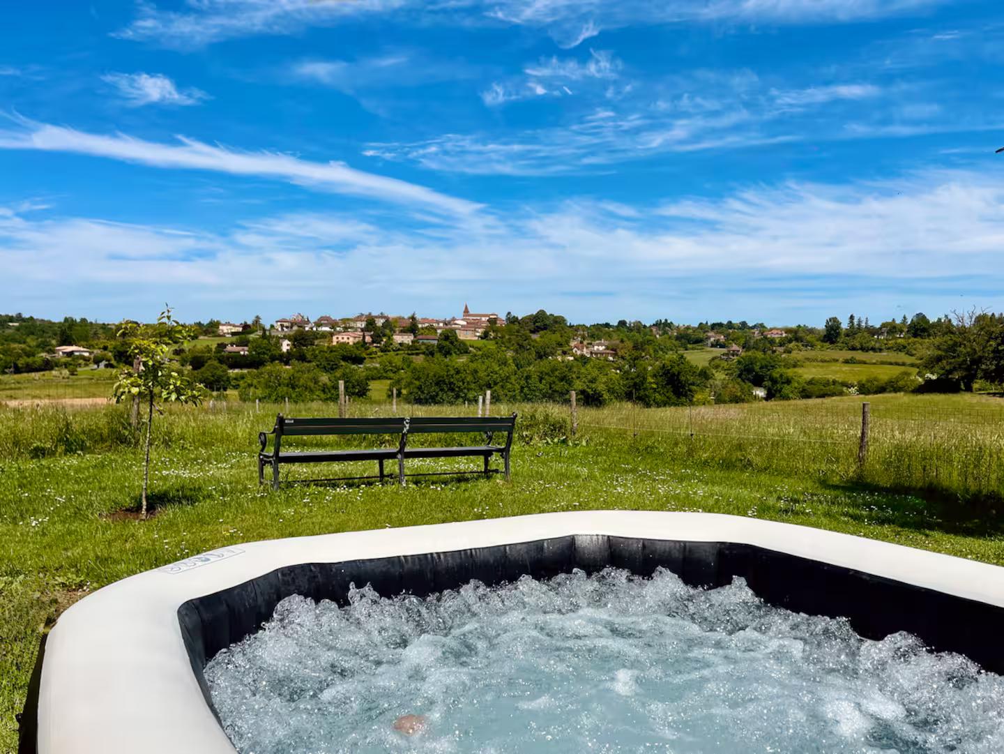 Geniet in de jacuzzi (optioneel in juni-september)