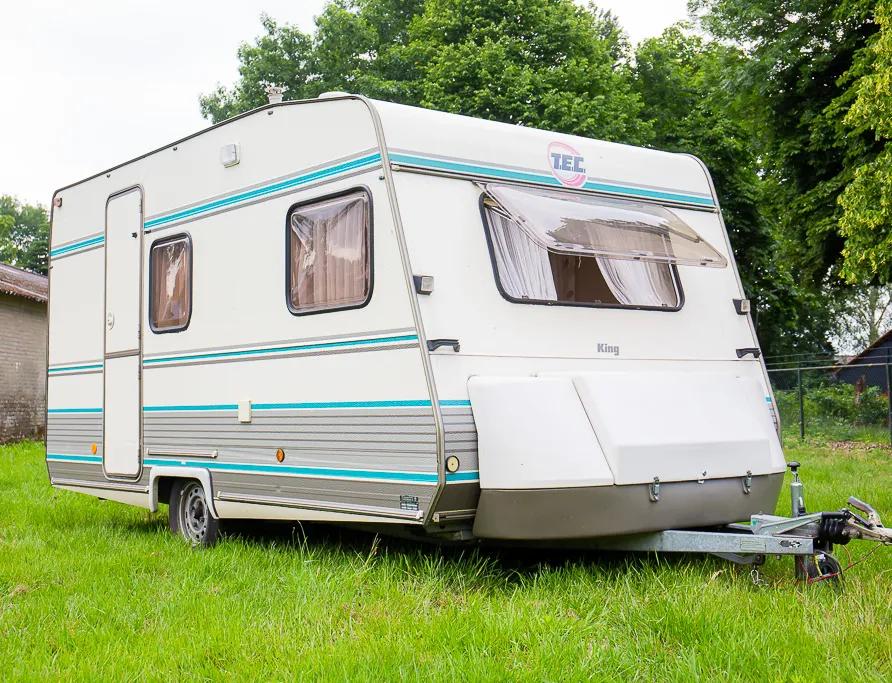 caravan 28 zijkant