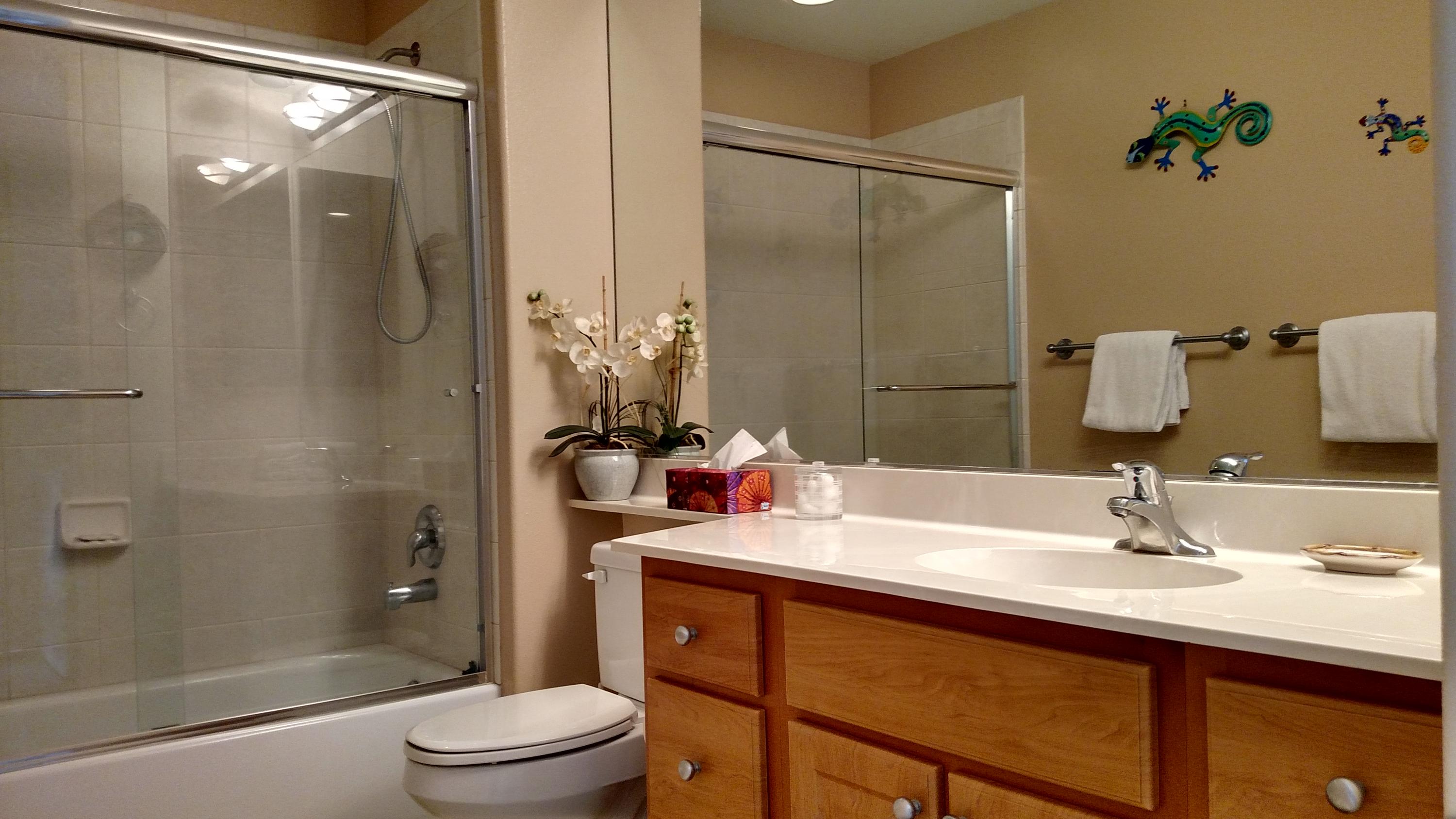 Queen Ensuite