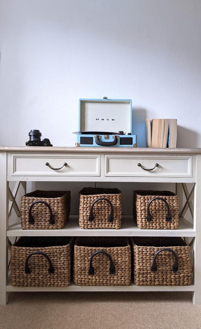 Listen to your favourite vinyl records in the double bedroom on this retro record player and choice of records a great way to wake up and get out of bed or rest in bed in this holiday home in Lyme Regis