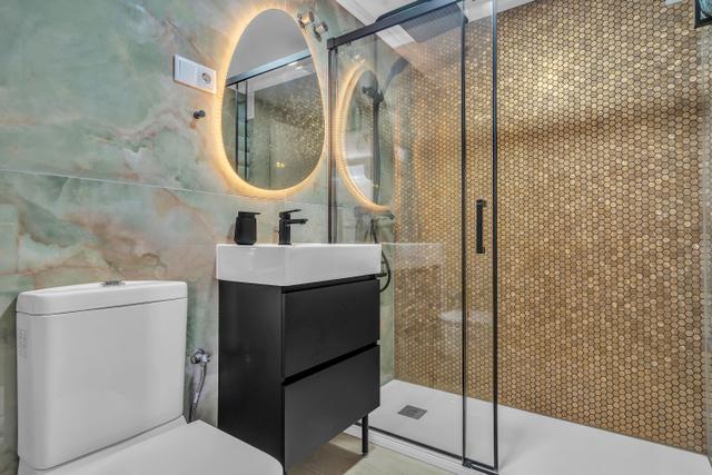Luxe badkamer met regendouche – Casa Lyvanto 2.0
