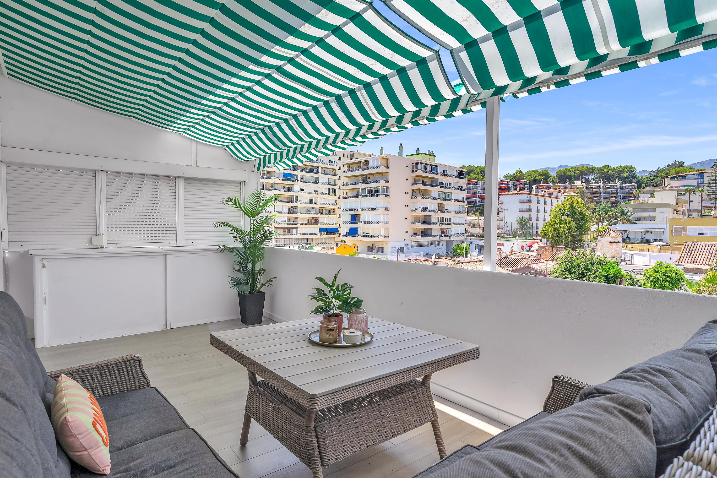 Gezelligheid op het terras van Casa Lyvanto 2.0