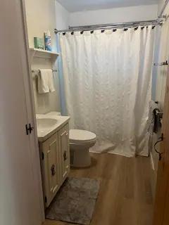 1st Floor Bathroom 