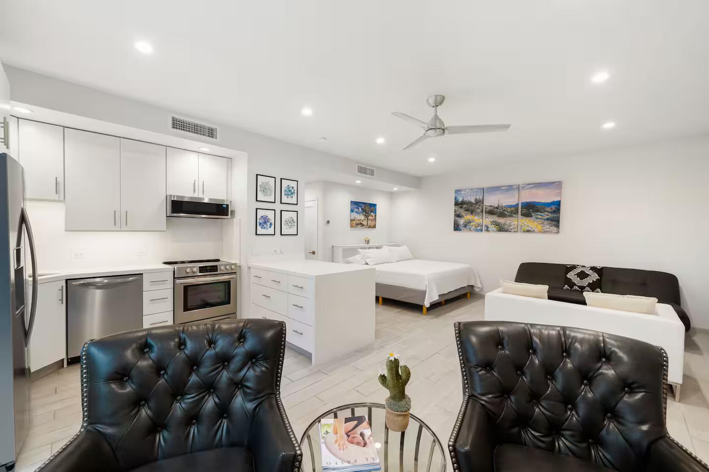 Modern Studio Beside Tennis Garden | Pool, Laundry