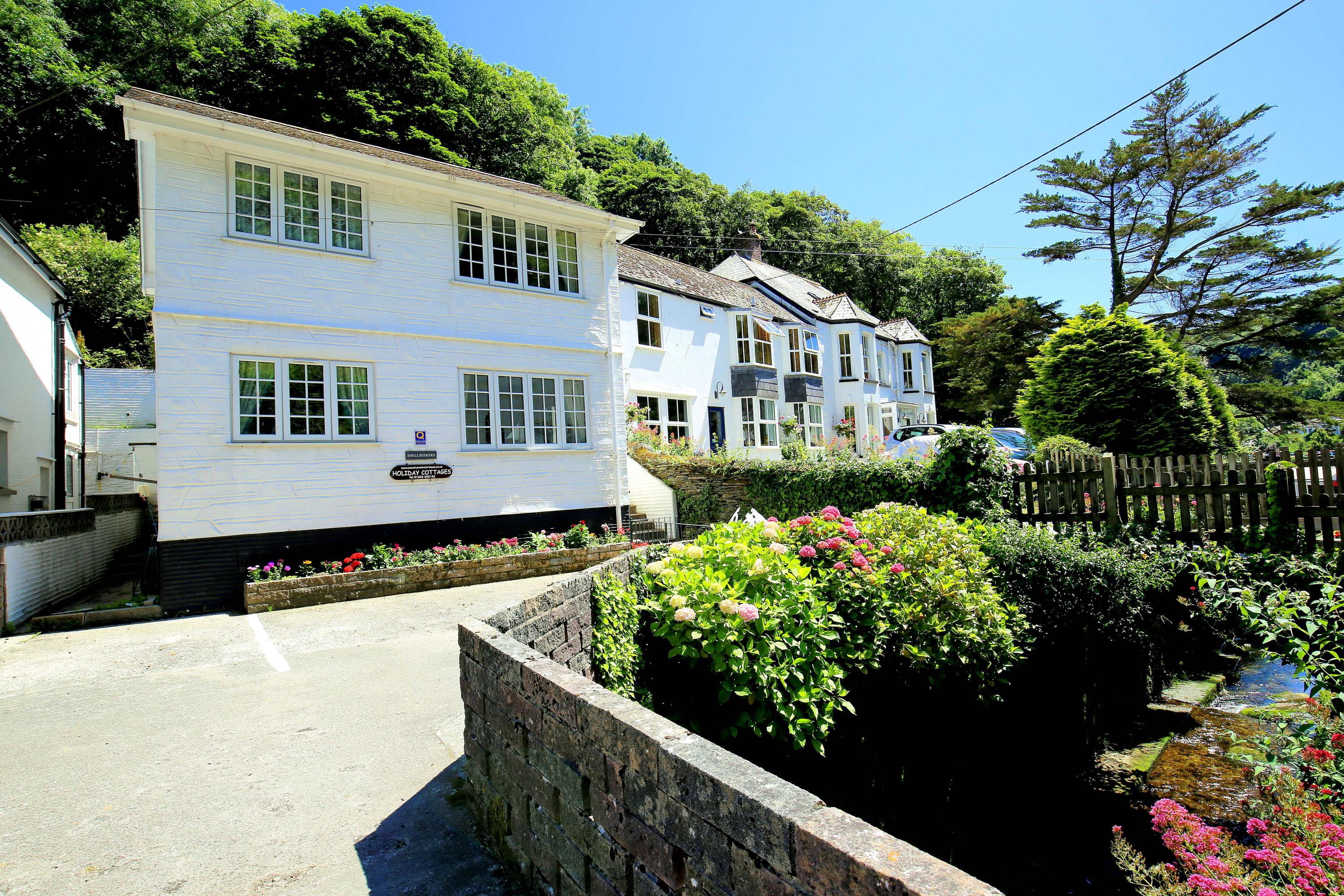Shellseekers No1 - A lovely ground floor riverside apartment 