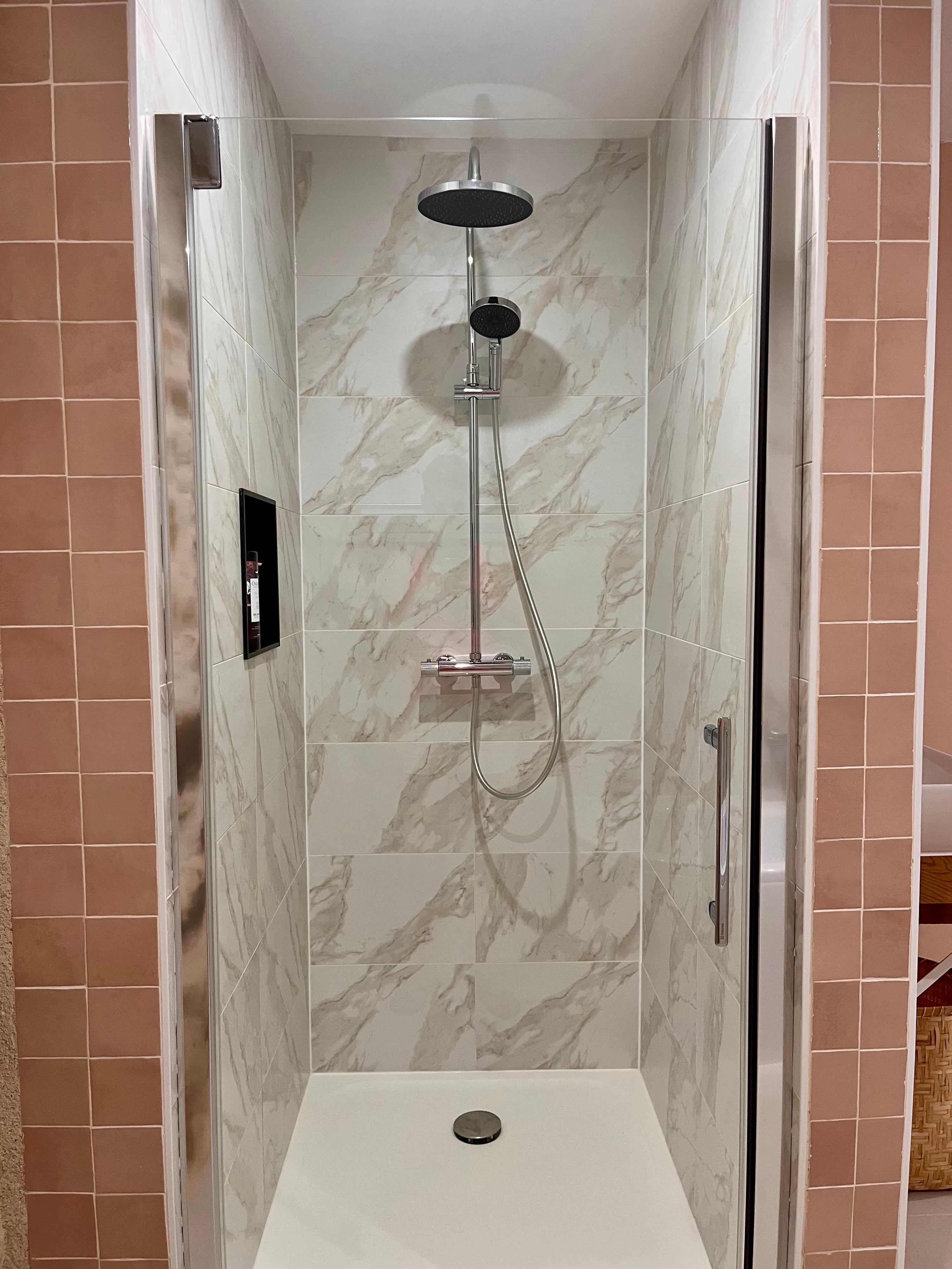 Big bathroom 1