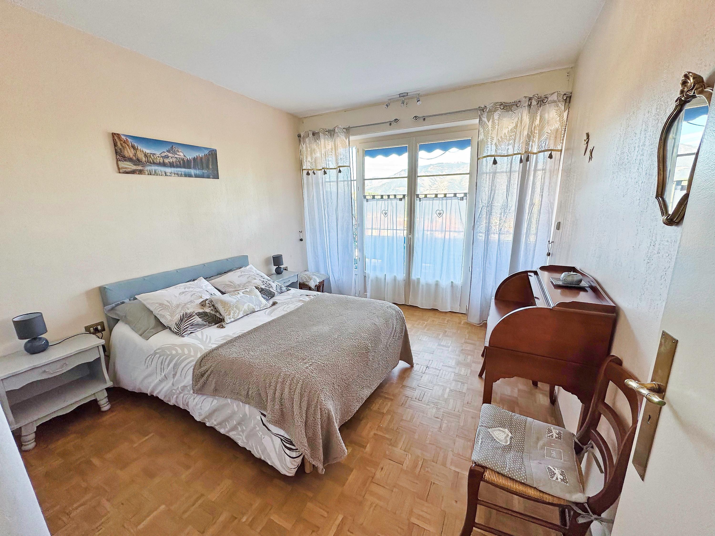 Le Palais 2nd : Bedroom