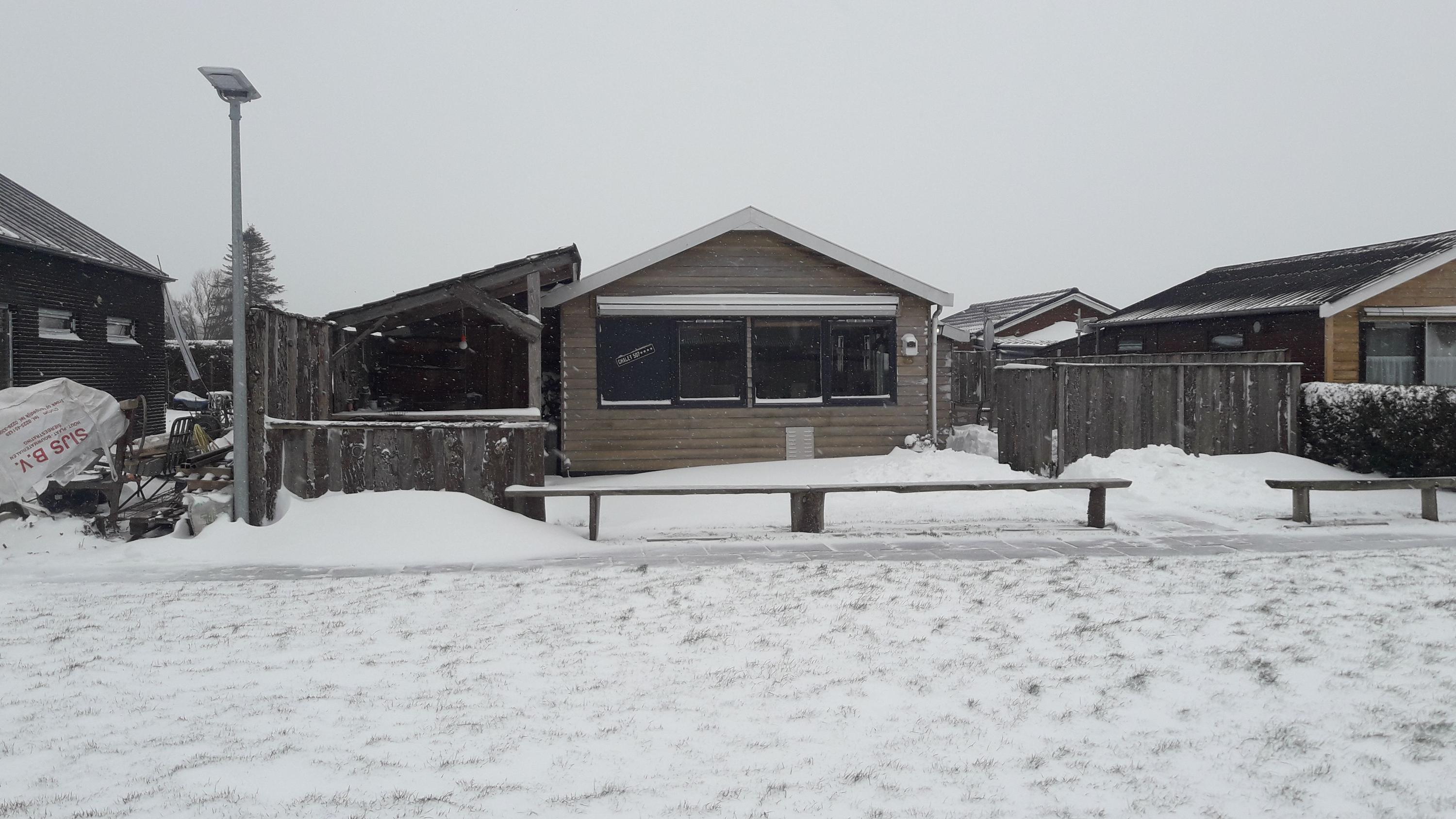 Het Herders Huisje in de winter bij sneeuwval