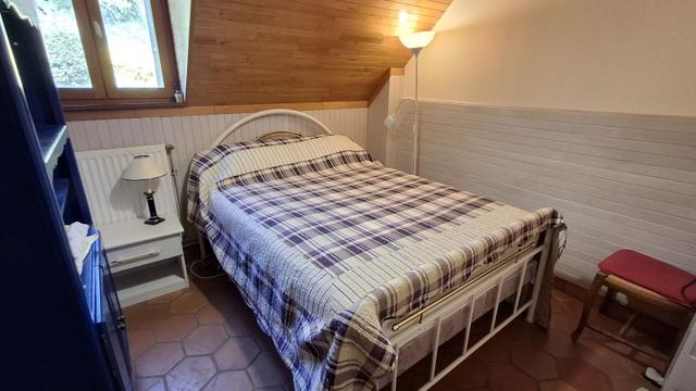 Etage, chambre nord : 1 lit 140