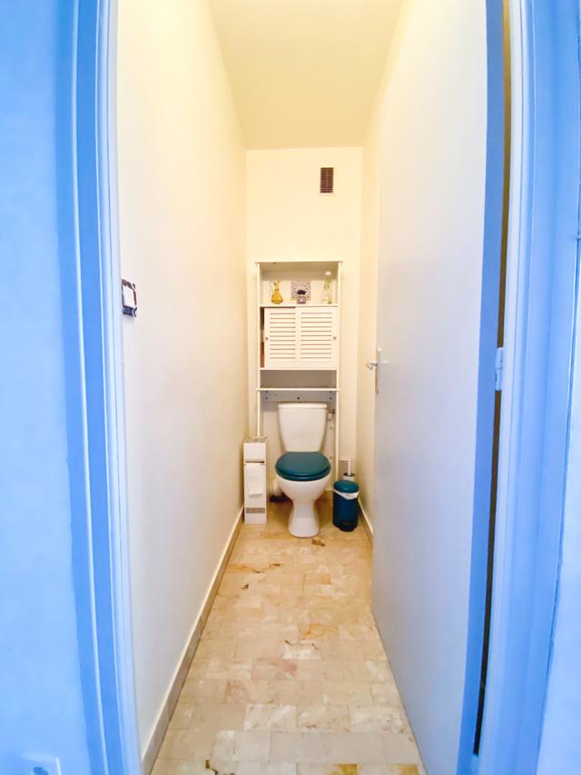T2 Le Palais : WC