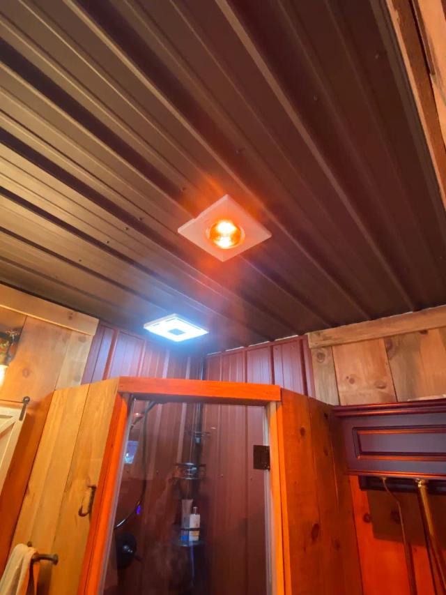 The bathhouse is fully heated and cooled but if you want a little extra warmth stepping out of the shower we have you covered with infrared heat lamps. 