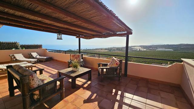 2e grote terras met lounge