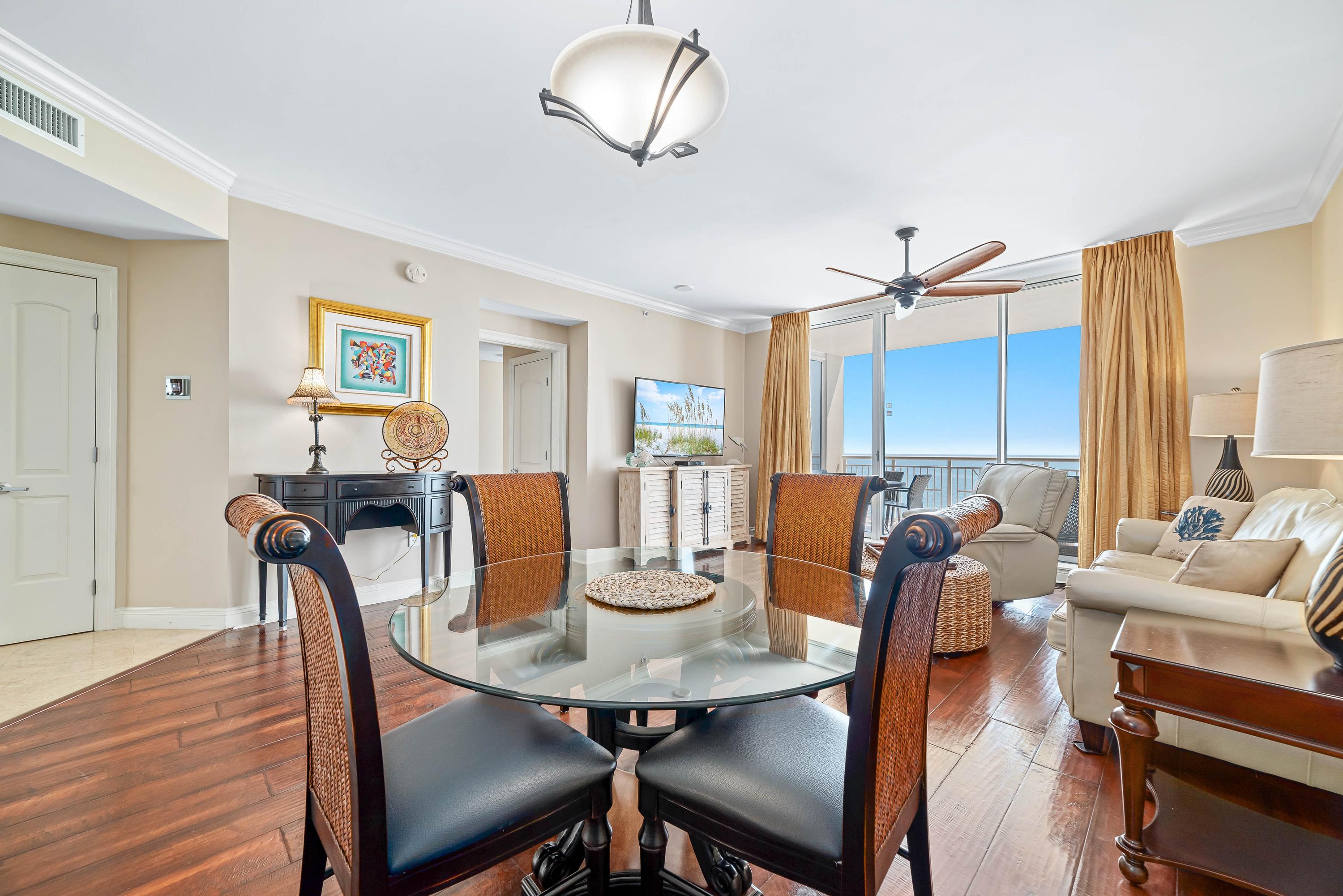 You'll love the comfort / cleanliness when you rent from Tony & Elizabeth Hobbs