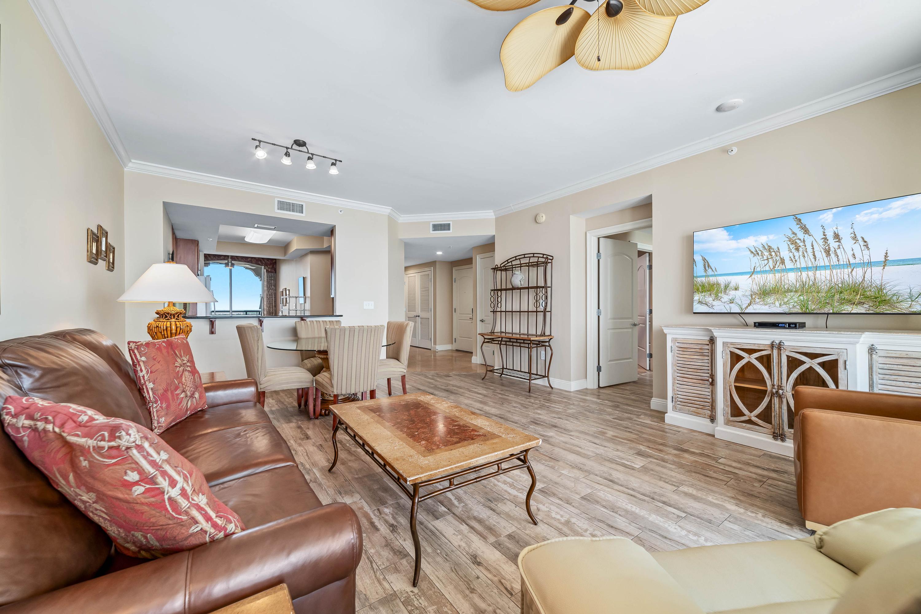 You'll love the comfort / cleanliness when you rent from Tony & Elizabeth Hobbs