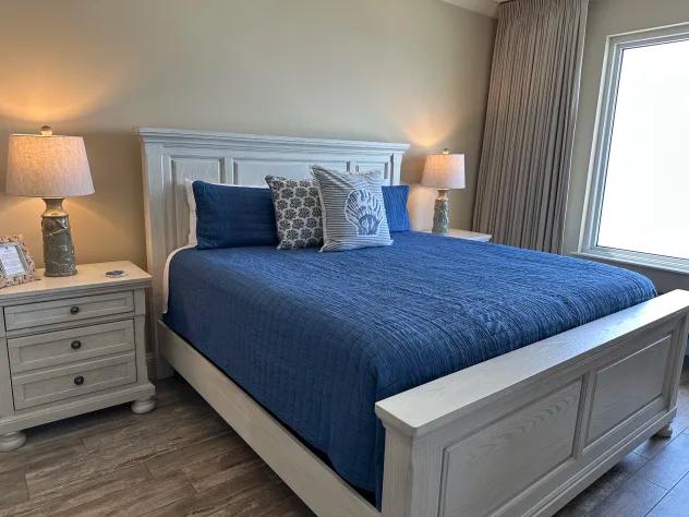 Master Bedroom King Bed overlooking the Gulf waters, featuring Gulfside balcony