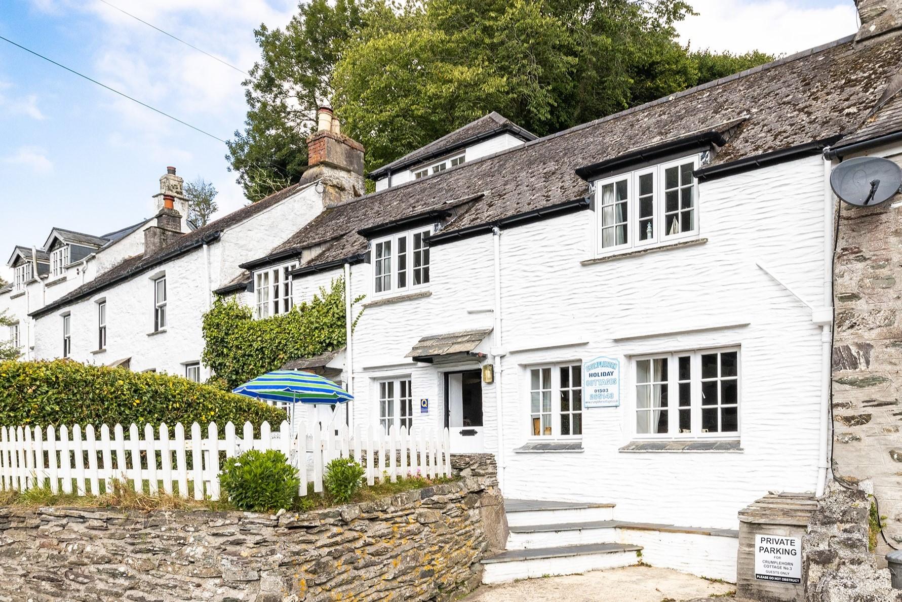 Pretty Crumplehorn Cottage No3