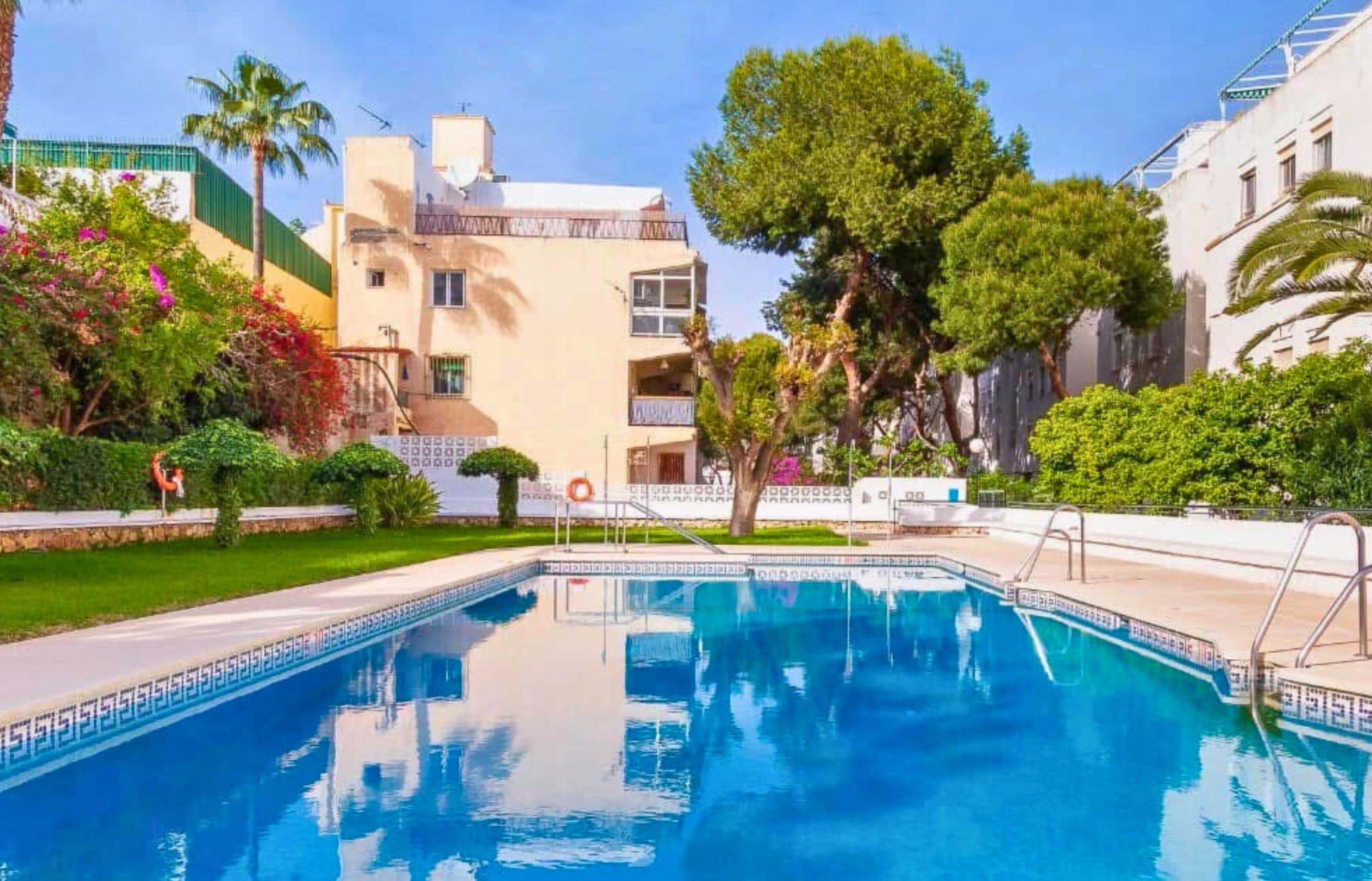 Op loopafstand van boulevard, winkels en strand – ontdek Torremolinos vanuit Casa Sky.