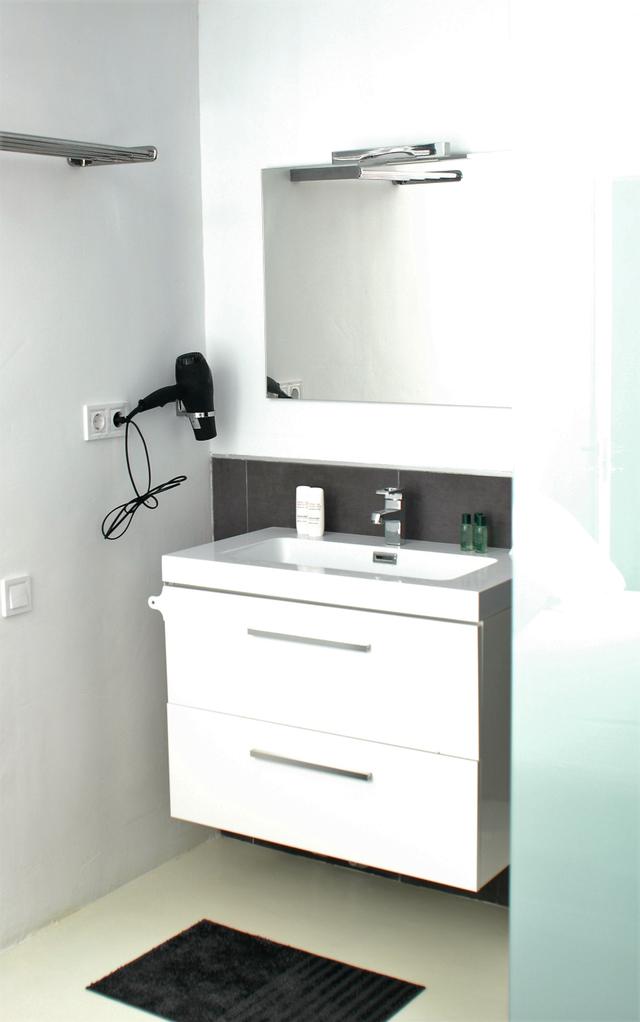 Every element of the Guanyin room is designed to inspire tranquility.