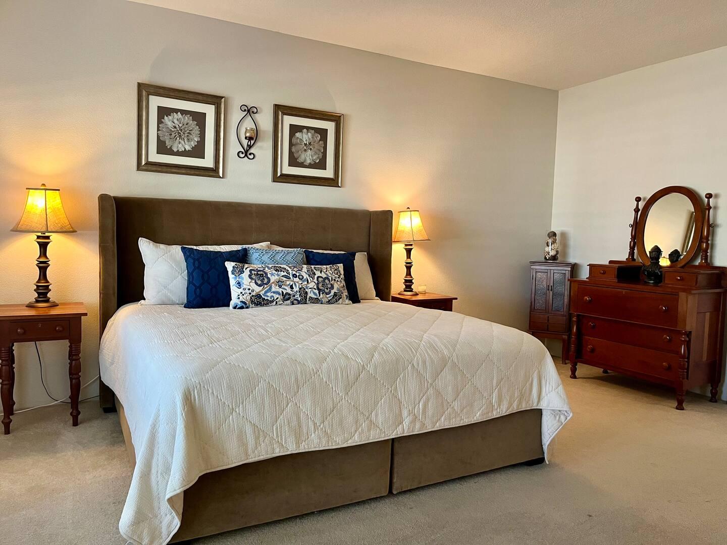 Country Club Living - Gym/Pickle/Pool/Spa Access