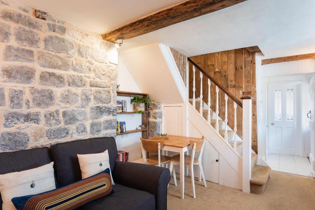 Lounge & dining table & chairs 