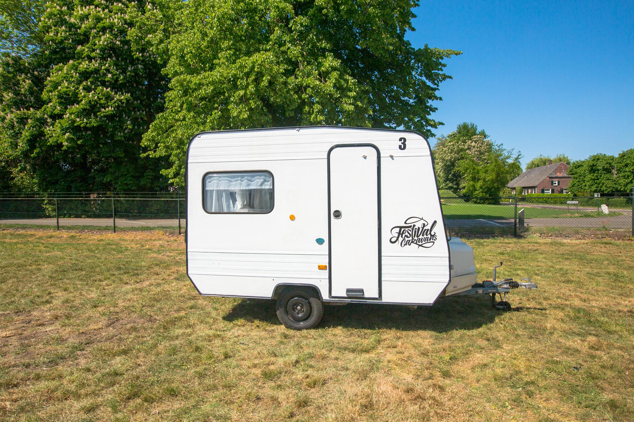 caravan 03 voorkant