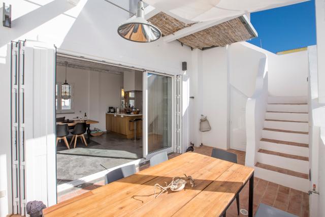 Elegant holiday townhouse Casa Opala located in sunny Algarve