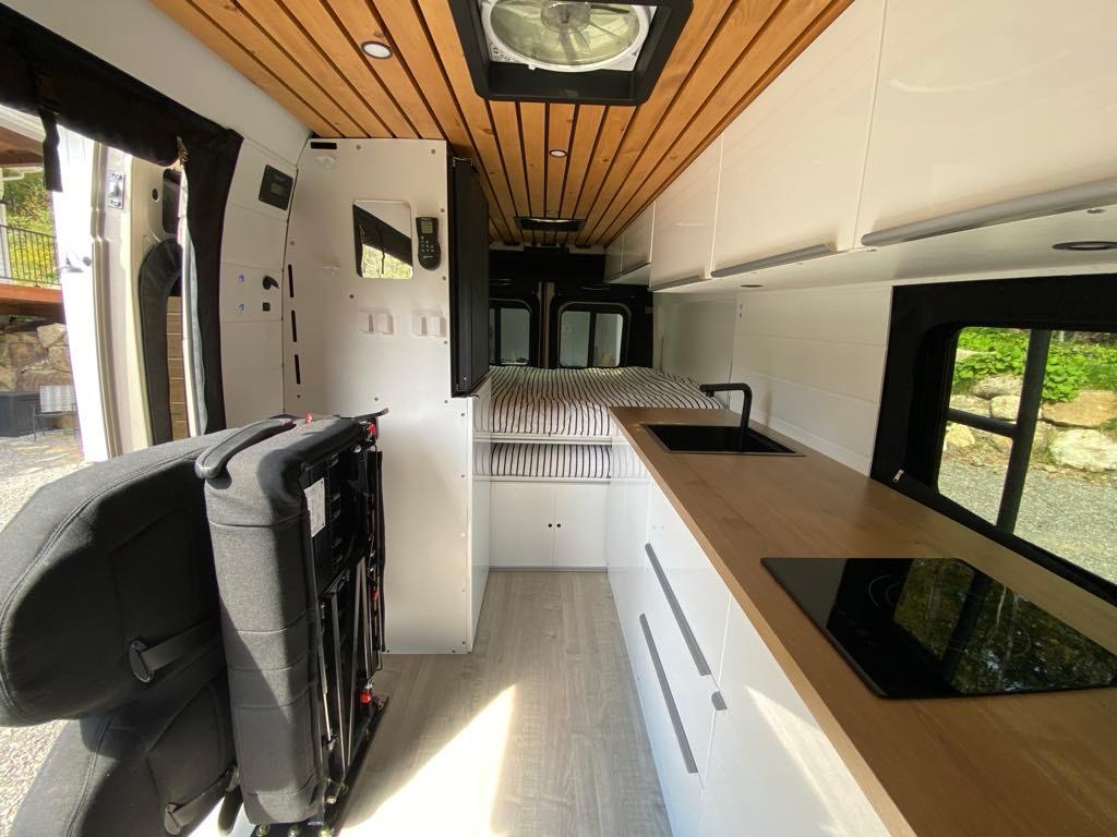 Banquette repliable et lit supérieur ajusté au plus bas