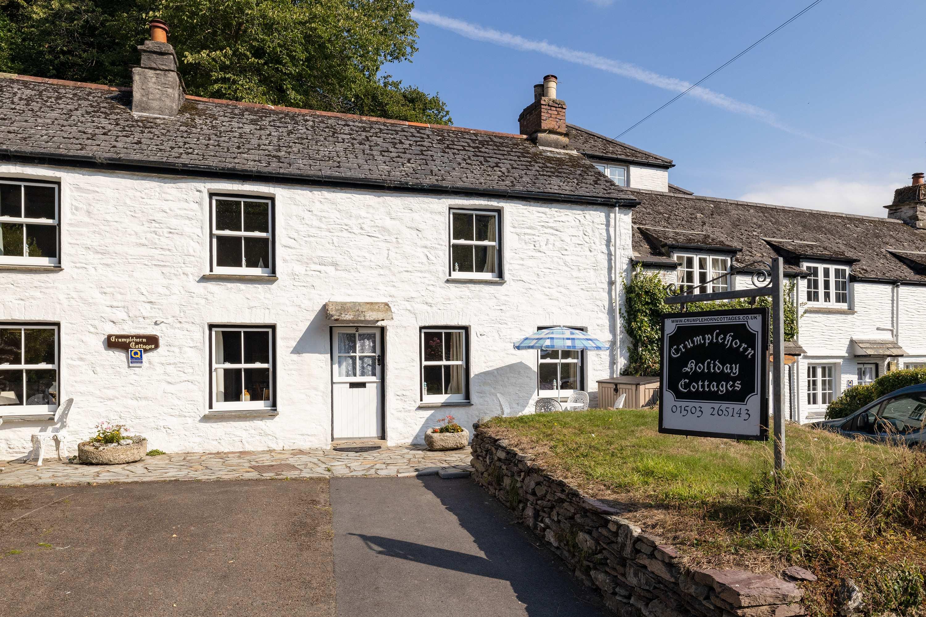Pretty Crumplehorn Cottage No2
