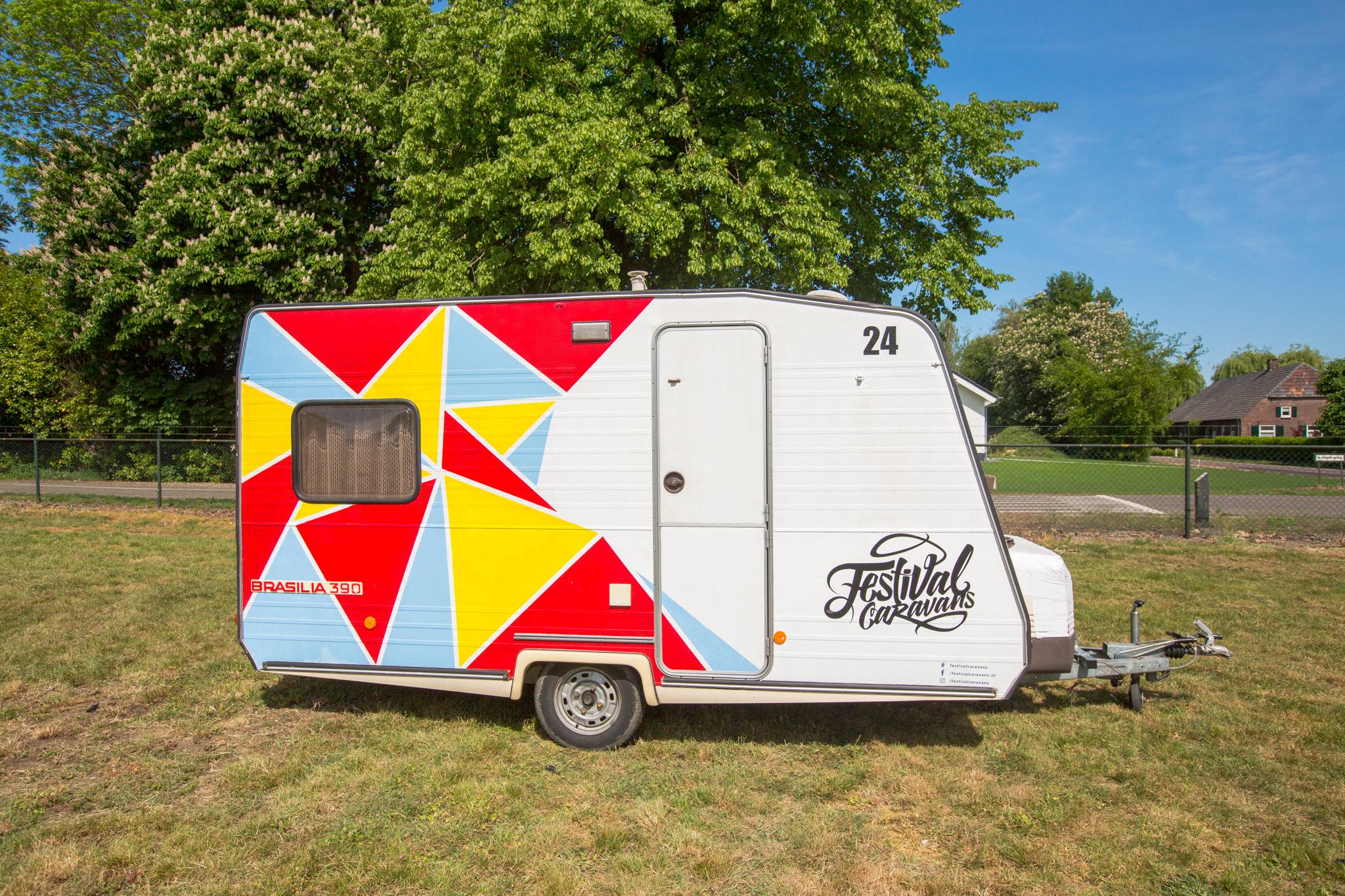 caravan 24 voorkant