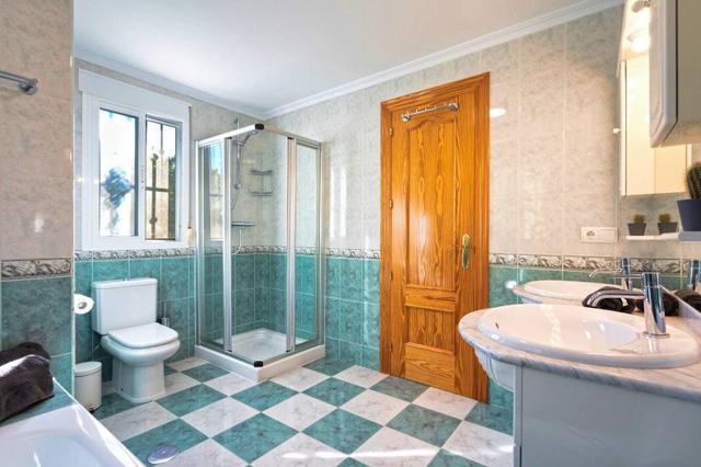 Badkamer 1 van 3 Casa CArtarra
